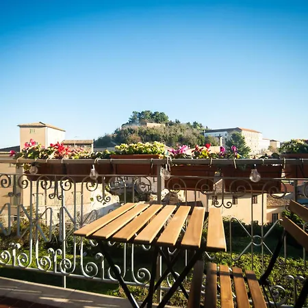 Balcony On The Old Town Apartman